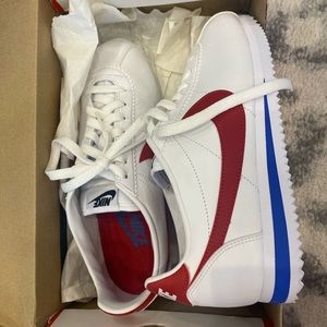 Brand new, never been worn Nike Cortez size 8 womens